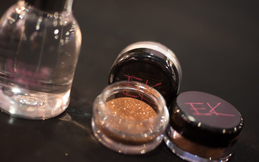 how to apply glitter eyeshadow