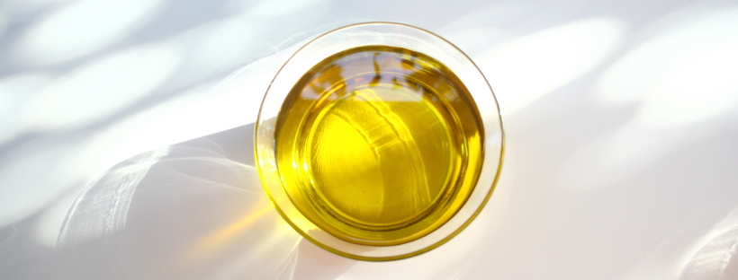 Why Olive Oil Hydrates Hands and Lips So Well