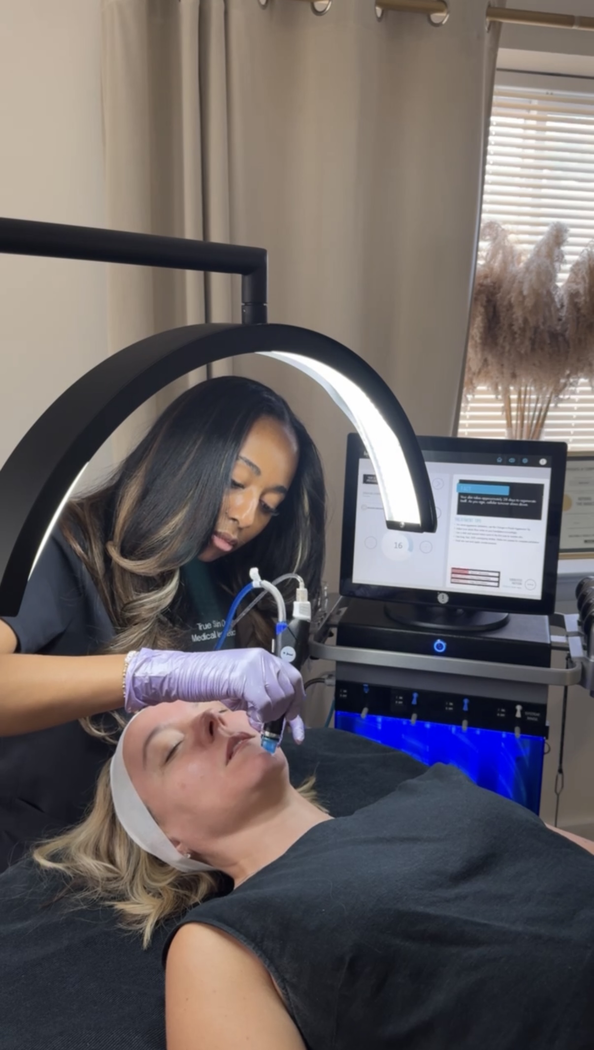 Face Reality Acne Expert Mia Pratt